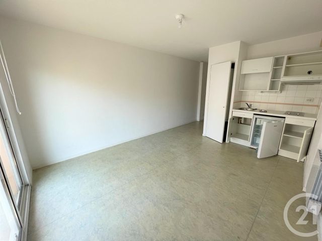 Studio à louer - 1 pièce - 23.0 m2 - LORIENT - 56 - BRETAGNE - Century 21 Immobilier Diffusion Studio à louer - 1 pièce - 23.0 m2 - LORIENT - 56 - BRETAGNE - Century 21 Immobilier Diffusion