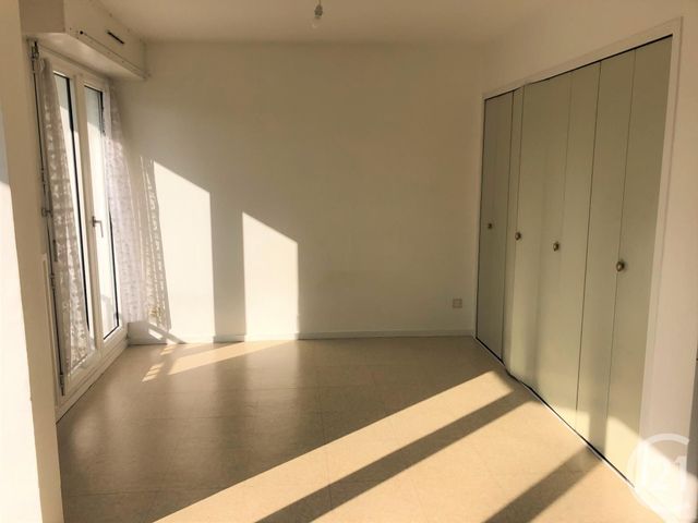 Appartement F1 à louer - 1 pièce - 32.0 m2 - LORIENT - 56 - BRETAGNE - Century 21 Immobilier Diffusion Appartement F1 à louer - 1 pièce - 32.0 m2 - LORIENT - 56 - BRETAGNE - Century 21 Immobilier Diffusion