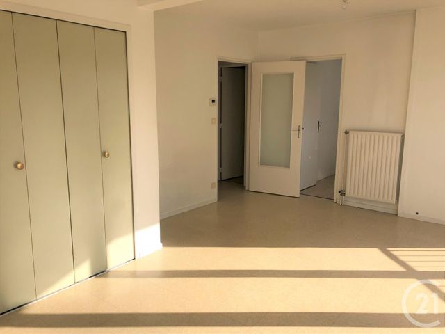 Appartement F1 à louer - 1 pièce - 32.0 m2 - LORIENT - 56 - BRETAGNE - Century 21 Immobilier Diffusion Appartement F1 à louer - 1 pièce - 32.0 m2 - LORIENT - 56 - BRETAGNE - Century 21 Immobilier Diffusion